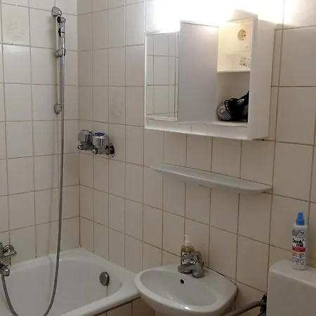 Einzimmerwohnungmit Grossem Balkon Διαμέρισμα