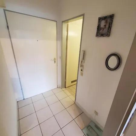 Einzimmerwohnungmit Grossem Balkon Διαμέρισμα *